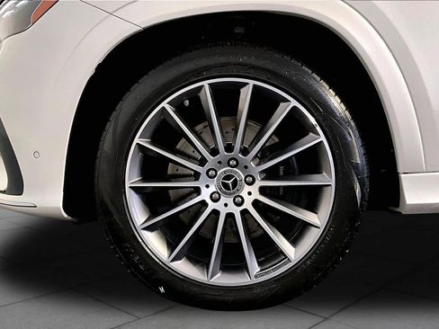 Used 2024 Mercedes-Benz GLE 450 4MATIC image 11