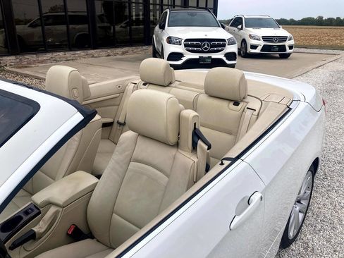 Used 2011 BMW 328i Convertible image 22