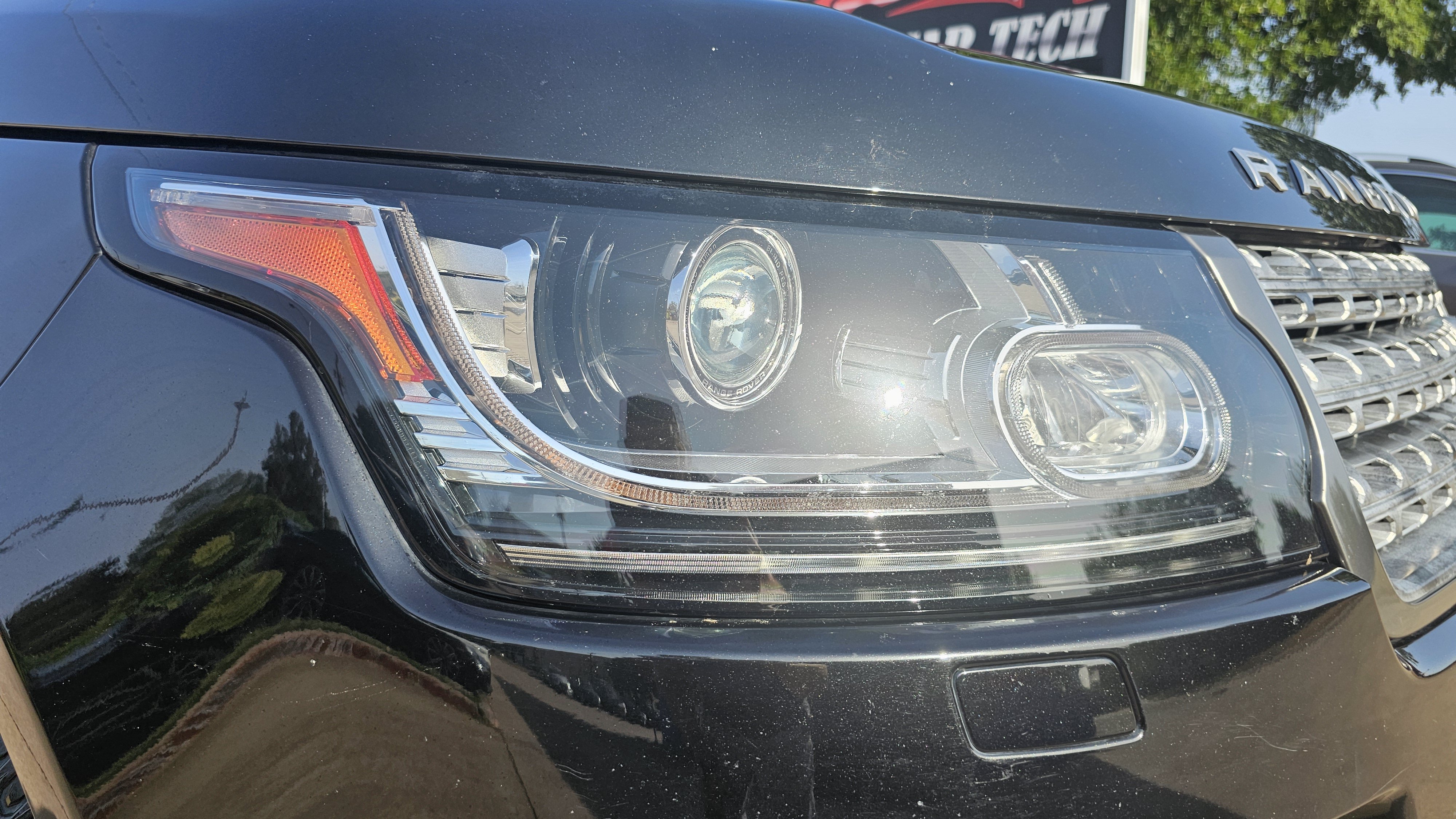 Used 2017 Land Rover Range Rover HSE AWD/4WD image 12