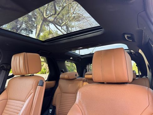 Used 2020 Land Rover Discovery HSE Luxury image 17