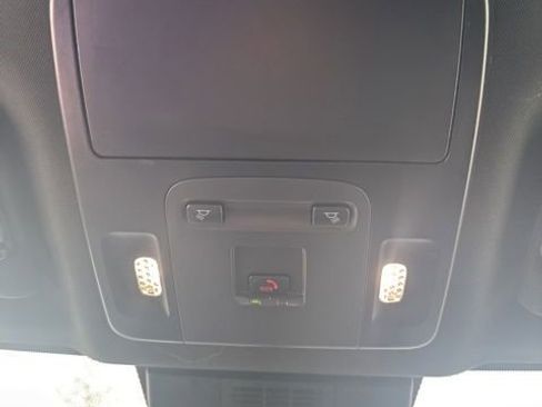 Used 2025 Toyota Camry SE FWD image 36