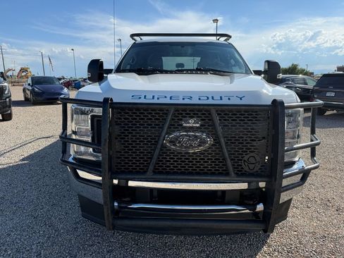 Used 2018 Ford F250 XL w/ Power Equipment Group AWD/4WD image 3