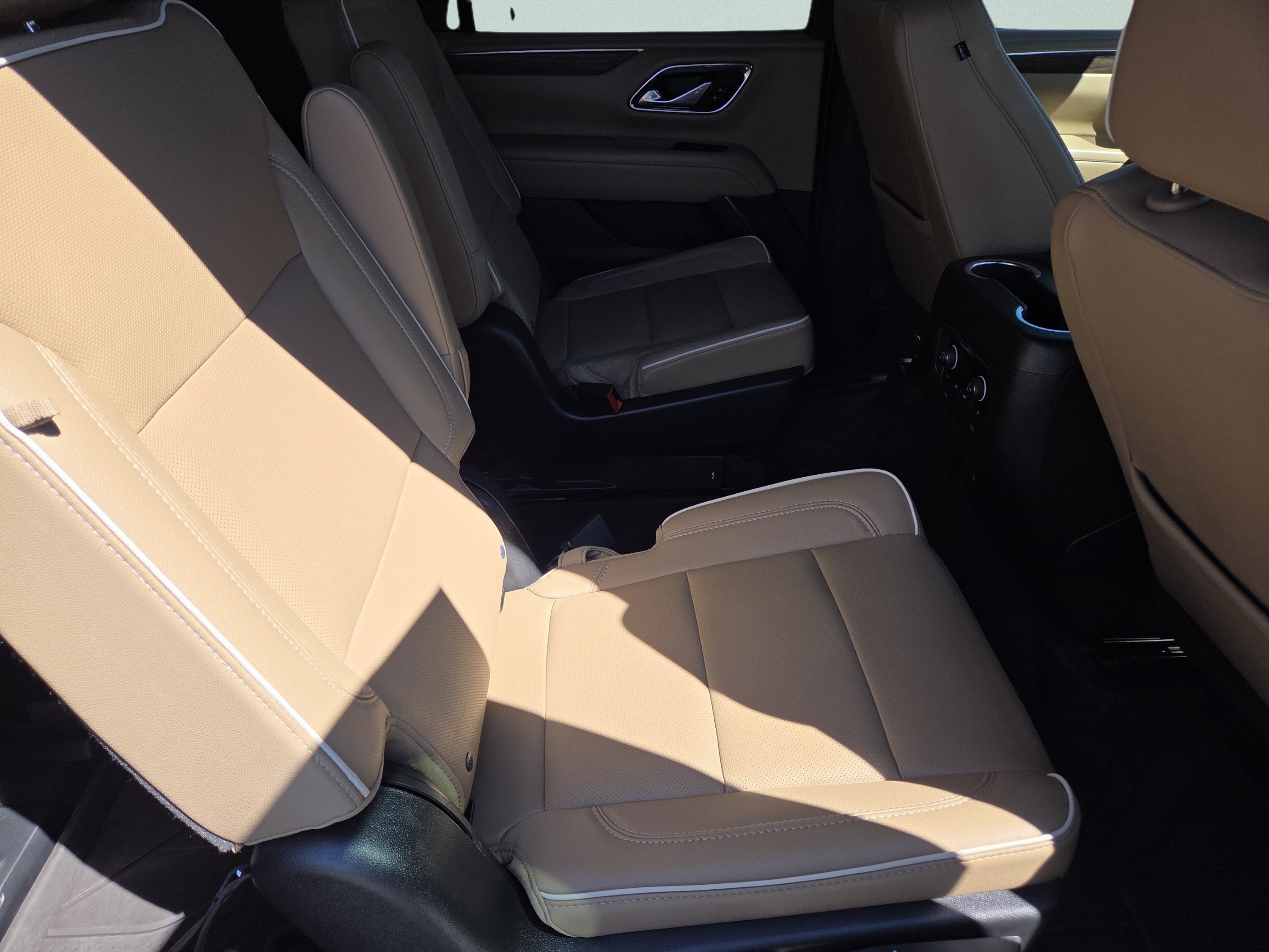 Used 2023 Chevrolet Suburban Premier AWD/4WD image 36