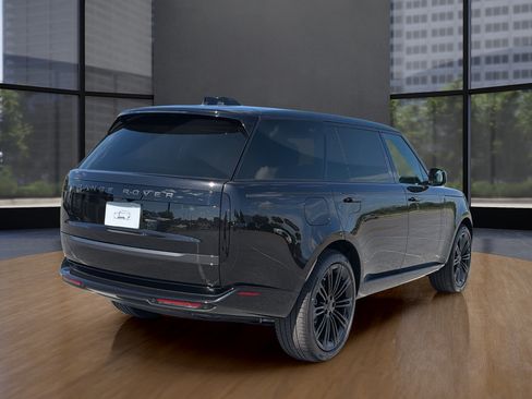 New 2026 Land Rover Range Rover Long Wheelbase SE AWD/4WD image 16