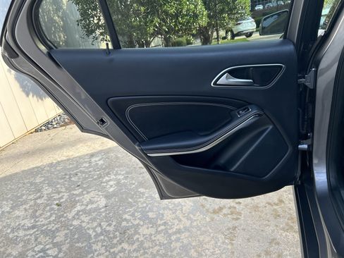 Used 2016 Mercedes-Benz GLA 250 image 35