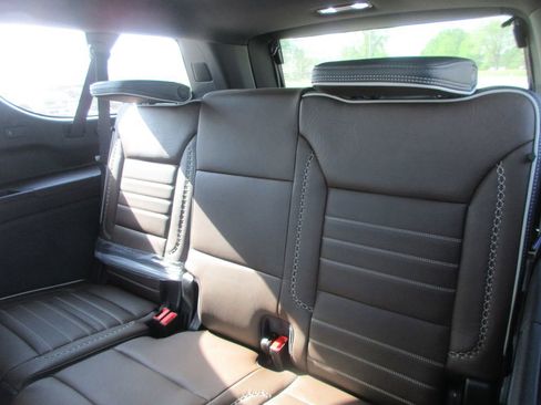 New 2026 GMC Yukon XL Denali Ultimate image 13