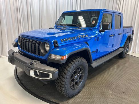 Used 2025 Jeep Gladiator Sport AWD/4WD image 24
