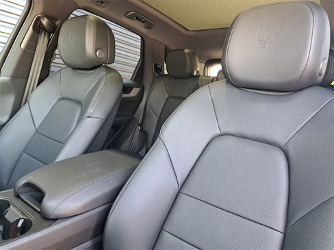 Used 2025 Porsche Cayenne image 5