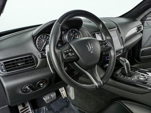 Used 2023 Maserati Levante Modena AWD/4WD image 3