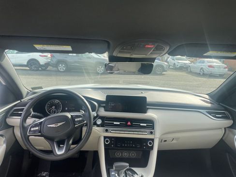 Used 2025 Genesis G70 2.5T image 33