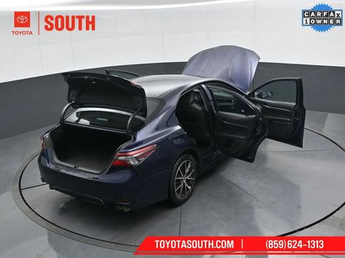 Used 2021 Toyota Camry SE w/ Convenience Package image 50