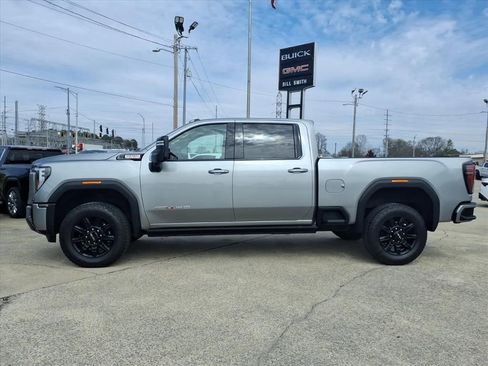 Used 2025 GMC Sierra 2500 AT4 w/ AT4 Premium Plus Package image 4