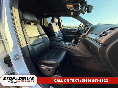 Used 2016 Jeep Grand Cherokee Limited AWD/4WD image 17