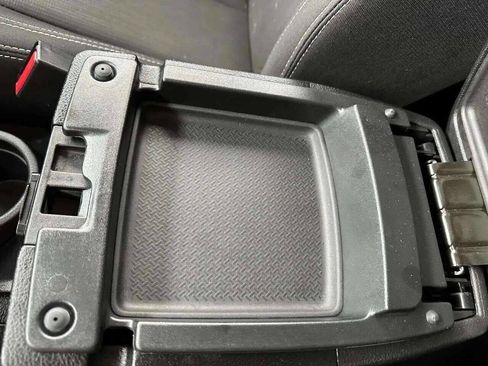 Used 2015 Jeep Wrangler Unlimited Rubicon w/ Dual Top Group image 17