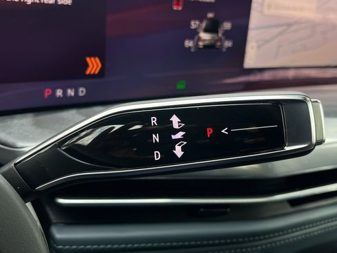 Used 2025 Cadillac Escalade IQ Luxury 2 image 21