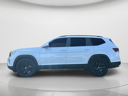 New 2026 Volkswagen Atlas SE image 2