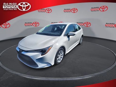 Used 2022 Toyota Corolla LE FWD image 4