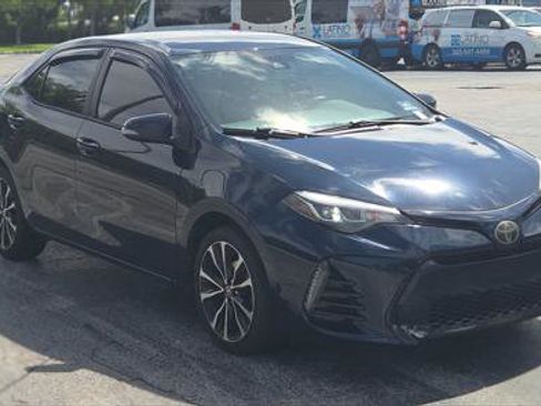 Used 2017 Toyota Corolla SE w/ Carpet Mat Package (TMS) image 9