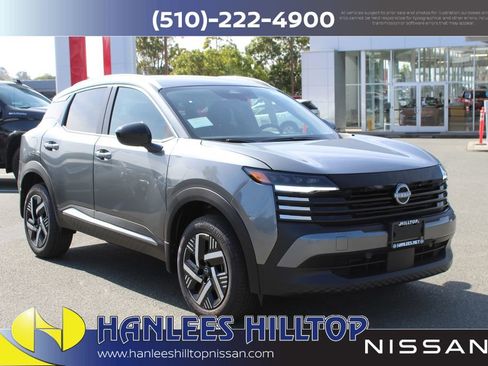 New 2026 Nissan Kicks SV w/ Charging Package image 5