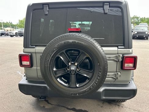 Used 2022 Jeep Wrangler Unlimited Sport AWD/4WD image 5
