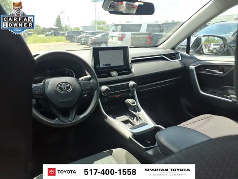 Used 2024 Toyota RAV4 XLE FWD image 12