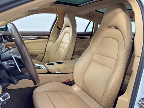 Used 2021 Porsche Panamera 4S w/ Premium Package image 40