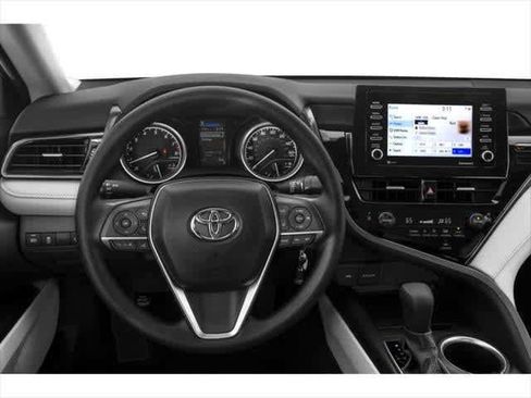 Used 2023 Toyota Camry LE w/ Convenience Package FWD image 4