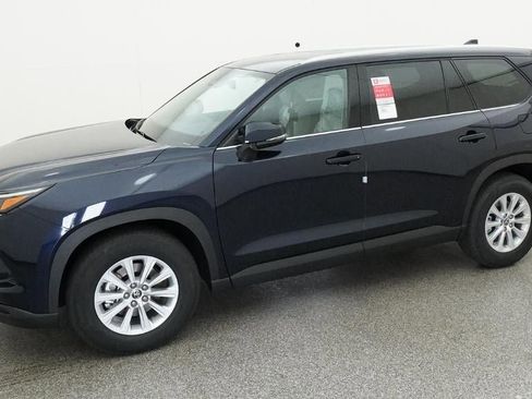 New 2026 Toyota Grand Highlander XLE FWD image 2