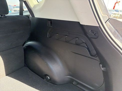 Used 2016 Toyota RAV4 LE image 21