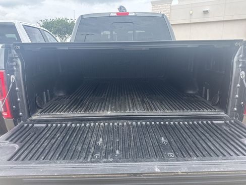 Used 2017 Ford F150 Platinum image 8