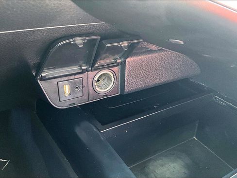 Used 2019 Toyota Camry XSE image 32