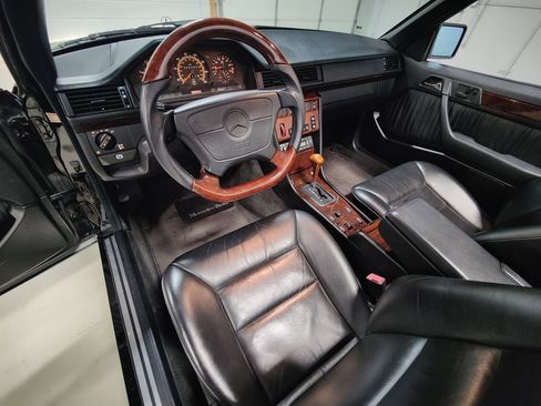 Used 1995 Mercedes-Benz E 320 Convertible image 42