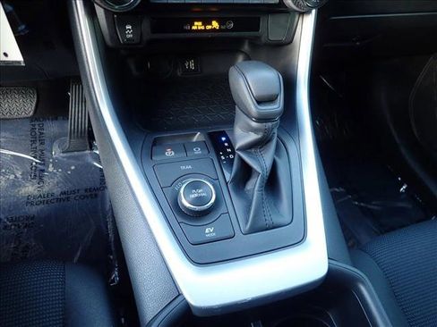 Used 2025 Toyota RAV4 LE AWD/4WD image 19