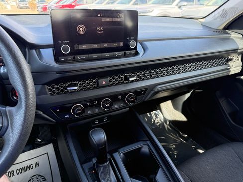 Used 2023 Honda Accord EX image 19