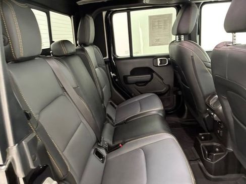Used 2024 Jeep Gladiator Sport AWD/4WD image 16