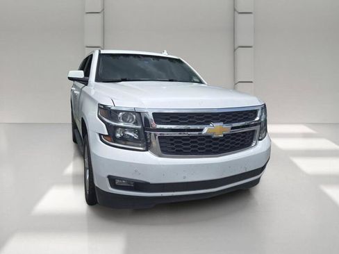 Used 2018 Chevrolet Tahoe LT w/ Luxury Package RWD image 3