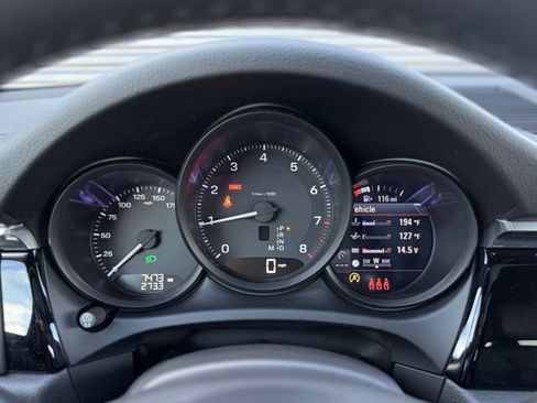 Certified 2026 Porsche Macan AWD/4WD image 24