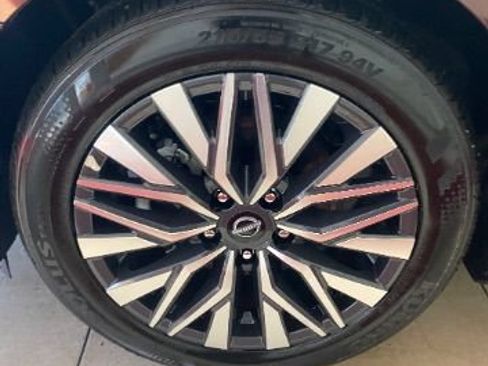 Used 2025 Nissan Altima 2.5 SV FWD image 21
