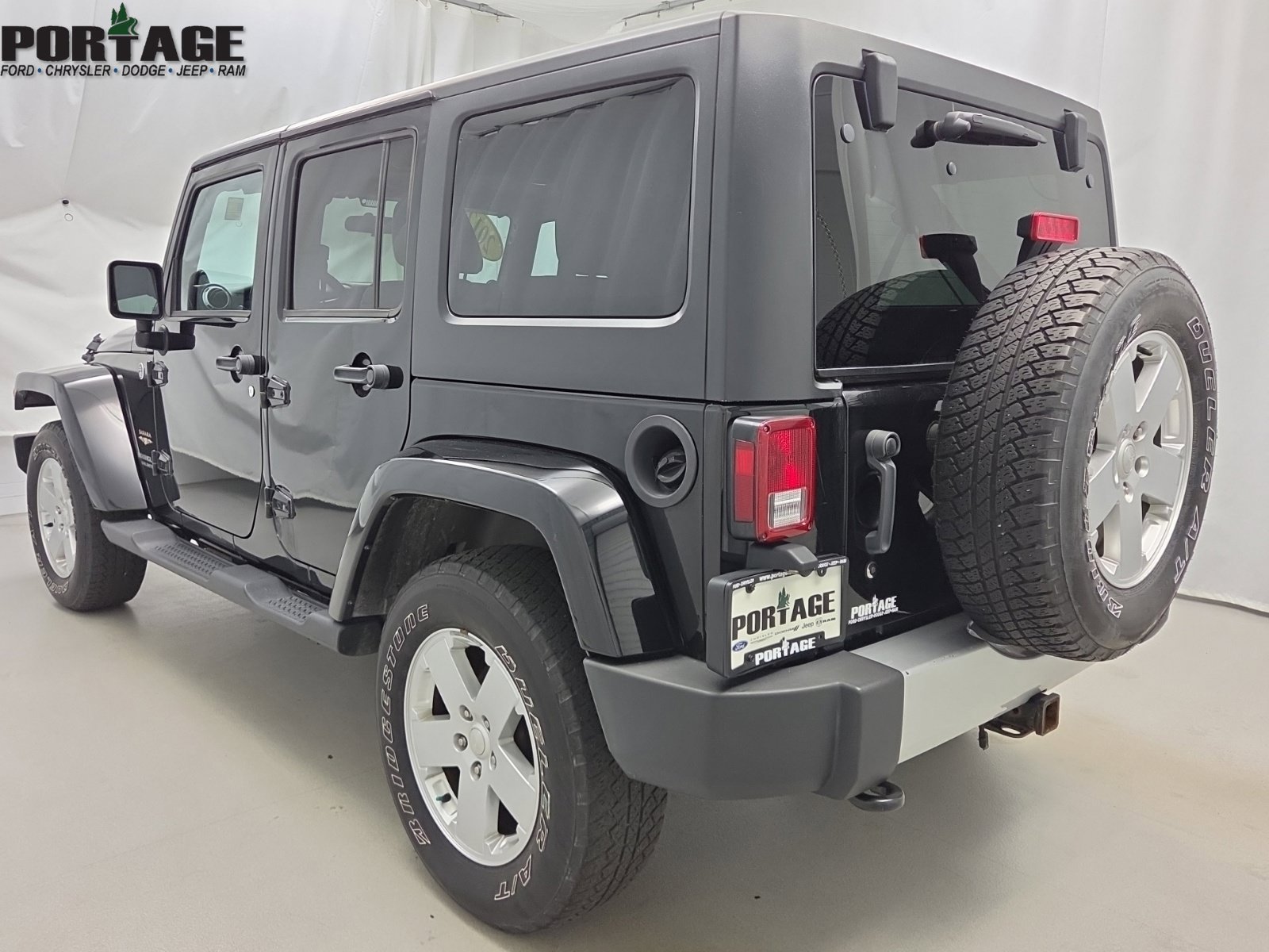 Used 2012 Jeep Wrangler Unlimited Sahara w/ Connectivity Group AWD/4WD image 5