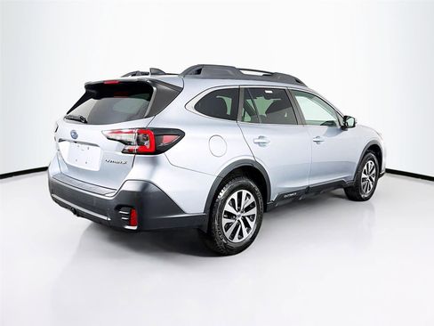 Used 2022 Subaru Outback Premium AWD/4WD image 7