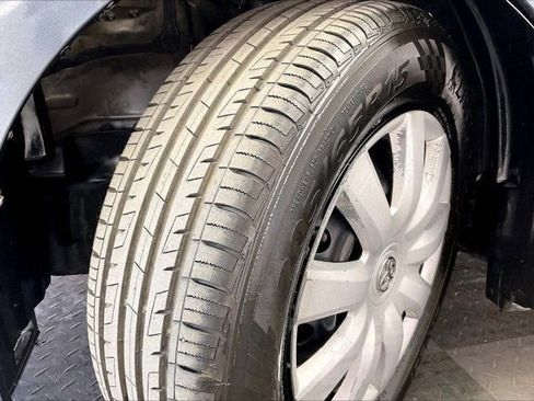 Used 2017 Toyota Corolla L w/ Carpet Mat Package (TMS) image 34