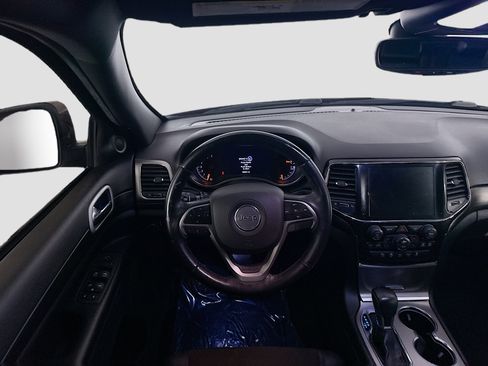 Used 2022 Jeep Grand Cherokee Laredo X image 17