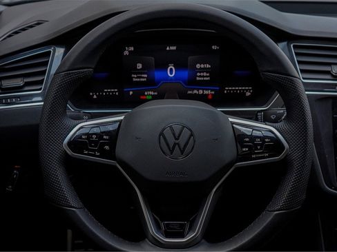 New 2024 Volkswagen Tiguan SE R-Line image 26