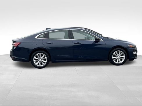Used 2021 Chevrolet Malibu LT image 3