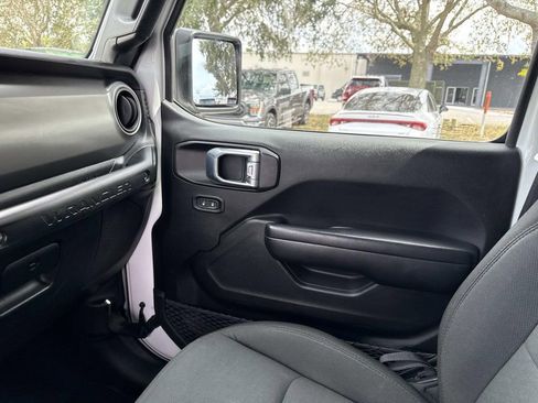 Used 2021 Jeep Wrangler Unlimited Sport image 21