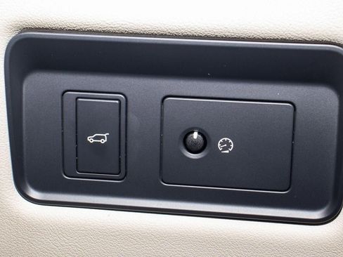 Used 2018 Land Rover Range Rover HSE image 27