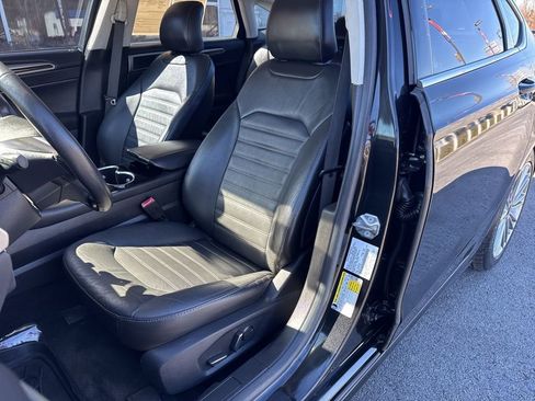 Used 2015 Ford Fusion SE w/ Equipment Group 202A image 4