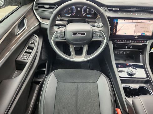 New 2026 Jeep Grand Cherokee Altitude AWD/4WD image 28