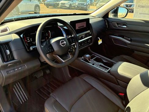 New 2026 Nissan Pathfinder SL image 10