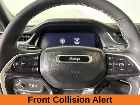 Used 2023 Jeep Grand Cherokee L Laredo image 13